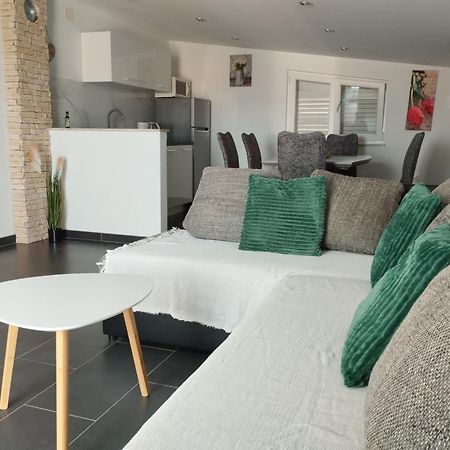 Apartman Nella Biograd Na Moru Esterno foto